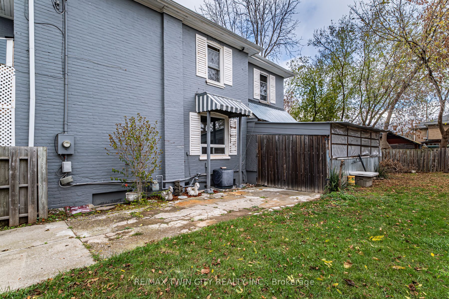 52 Rose Ave