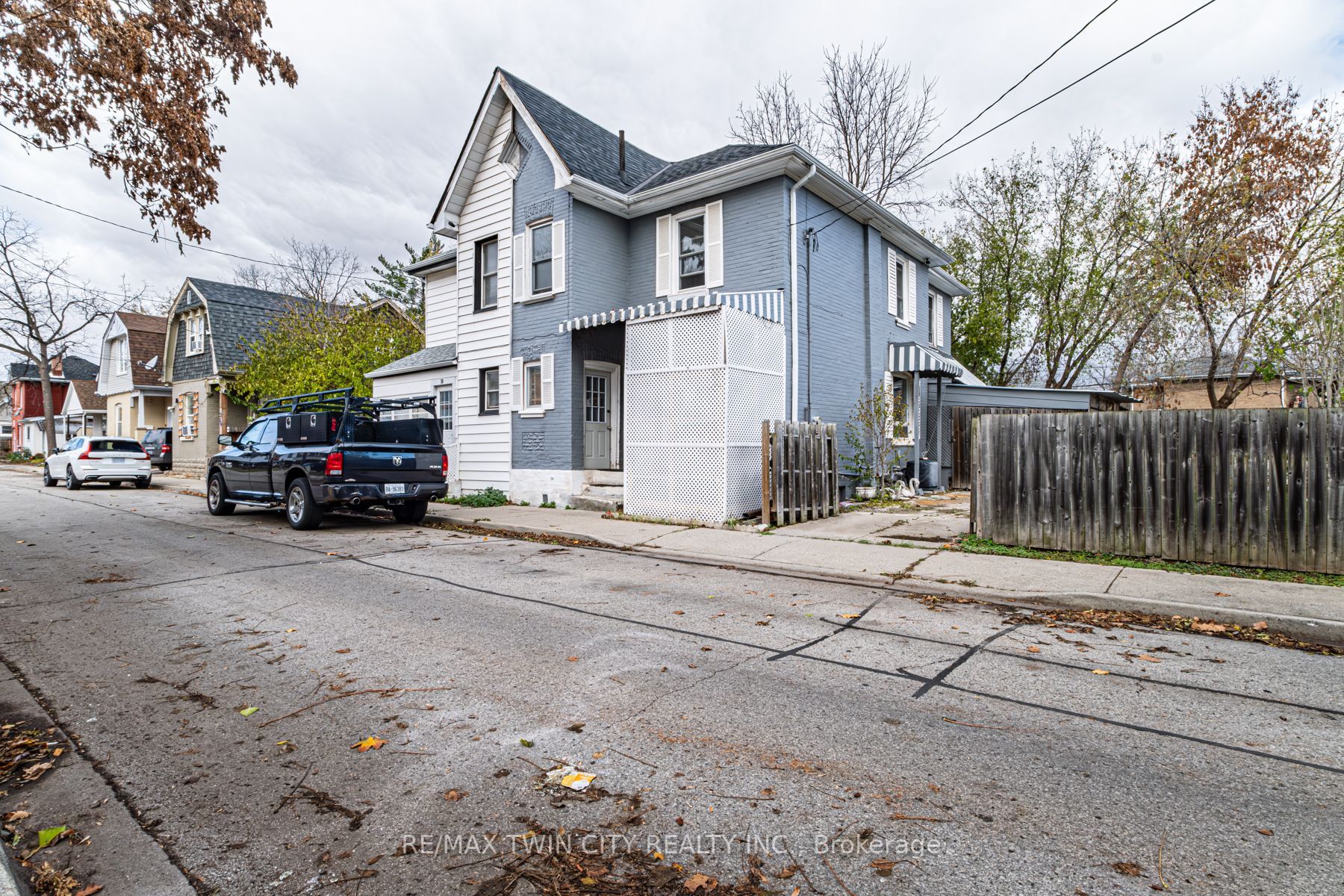 52 Rose Ave