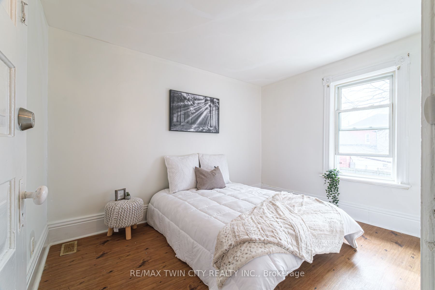 52 Rose Ave