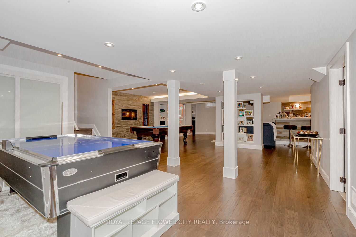836 O'reilly Cres N