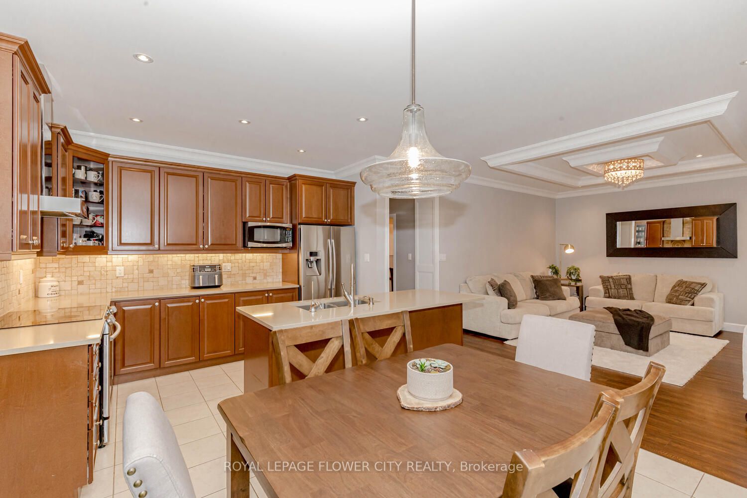 836 O'reilly Cres N