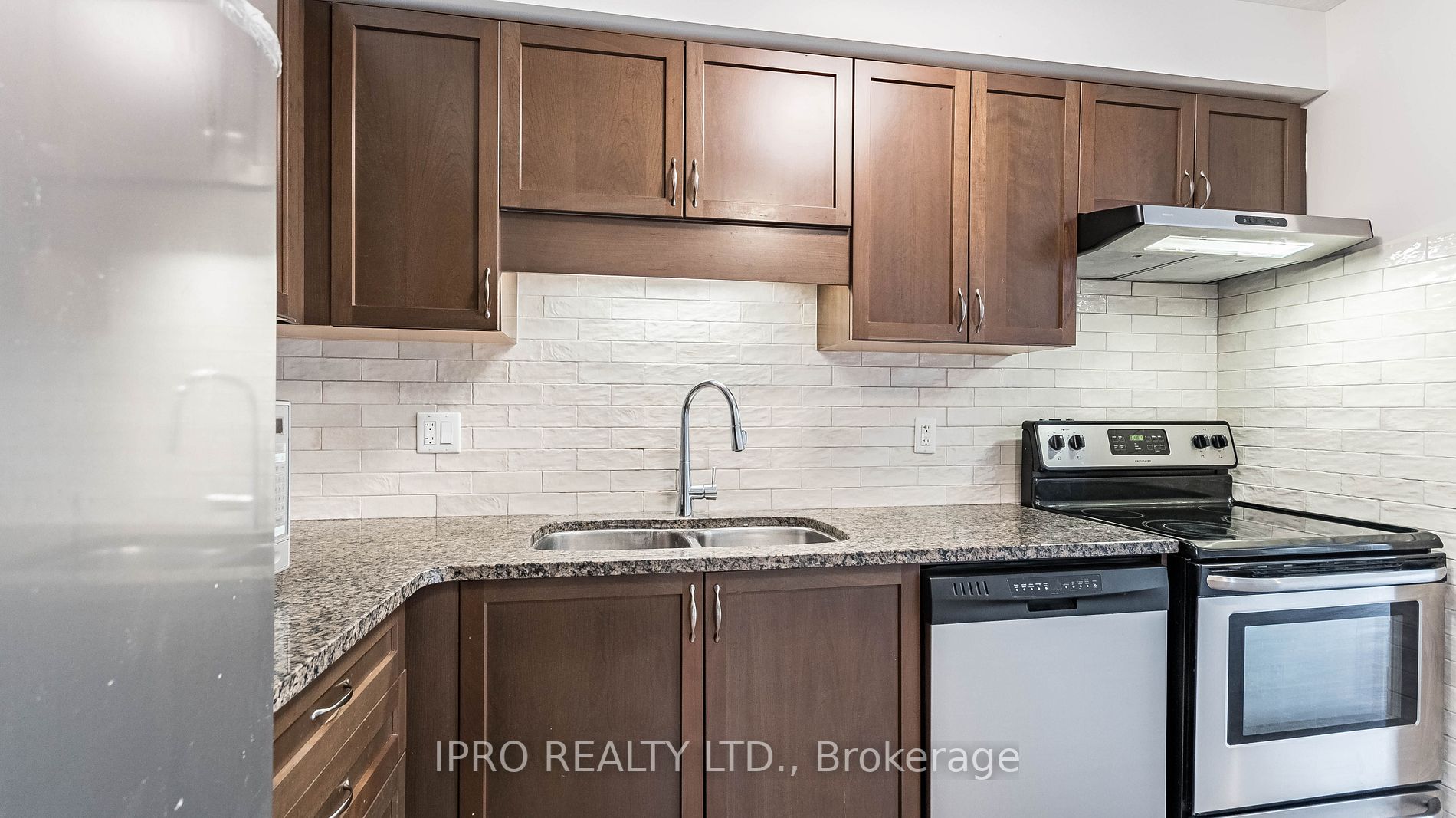 71 Arlington Cres, #34