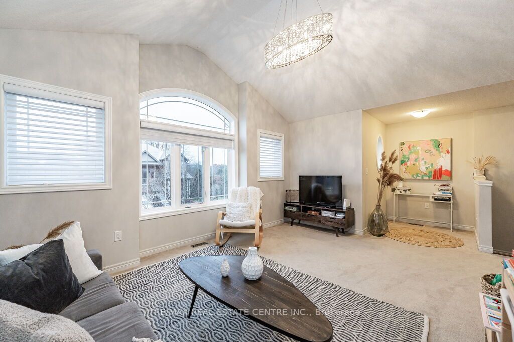 14 Forest Creek Drive