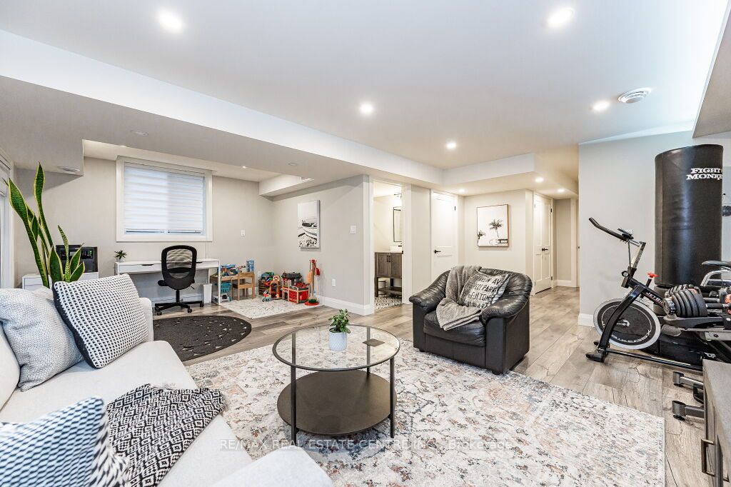 14 Forest Creek Drive