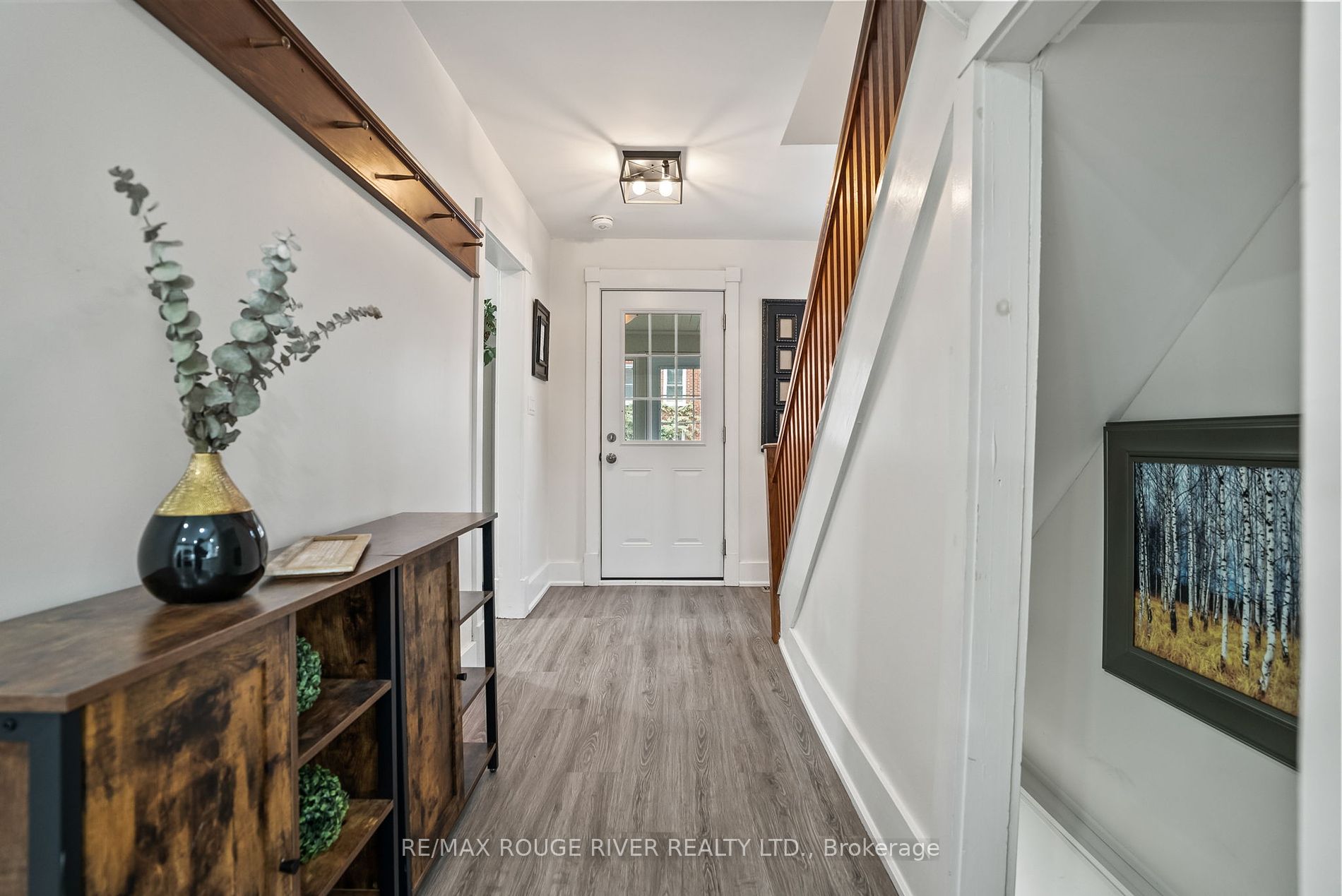 55 Ellen St
