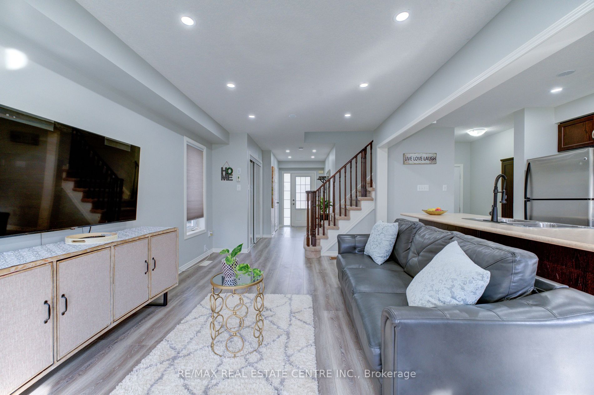 86 English Lane