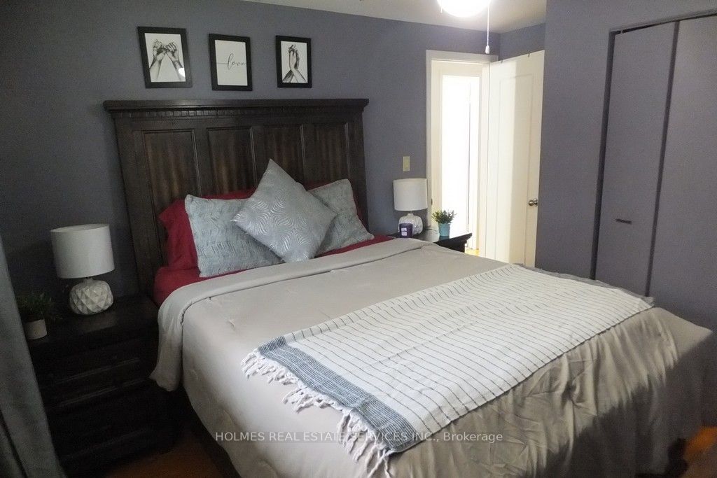 28 Knightwood Dr
