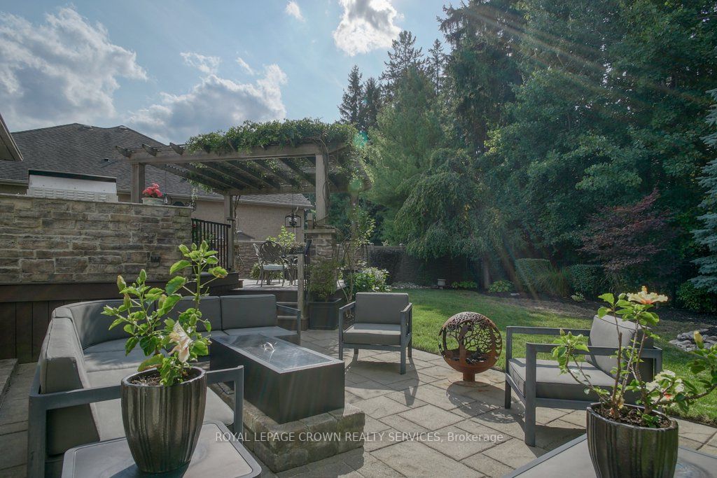 52 Winifred St