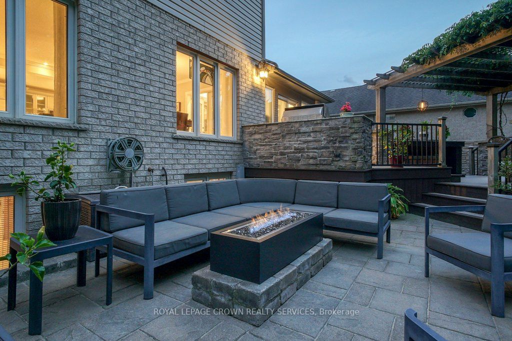 52 Winifred St