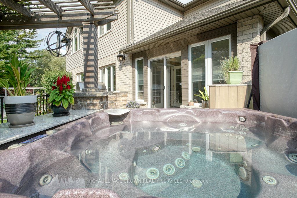 52 Winifred St