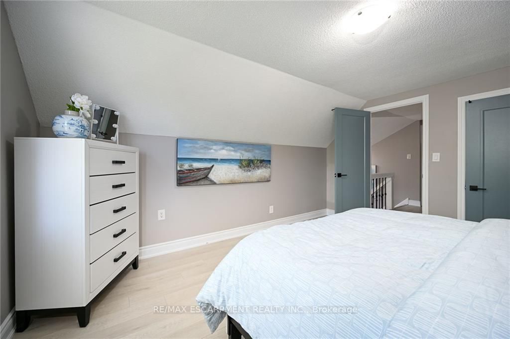 286 East 14th St