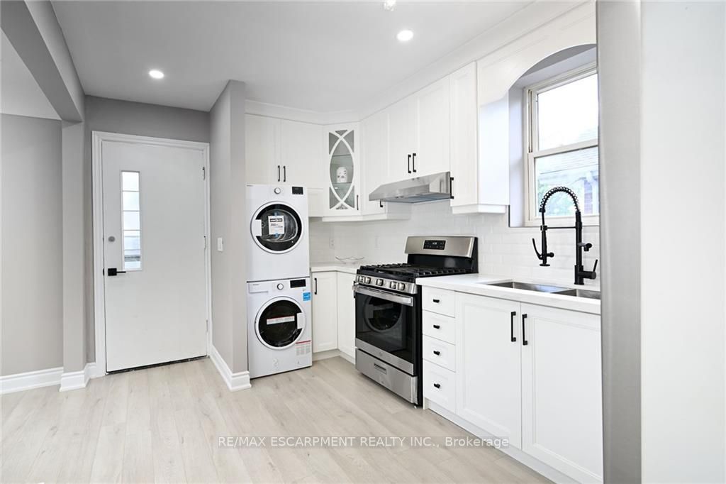 286 East 14th St