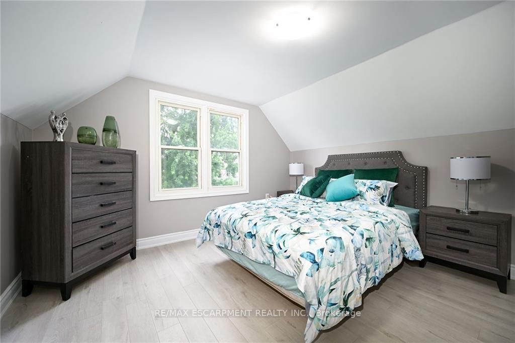 286 East 14th St