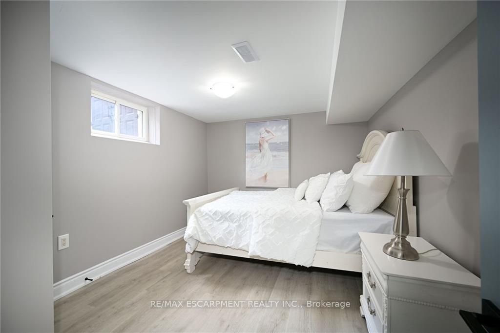 286 East 14th St