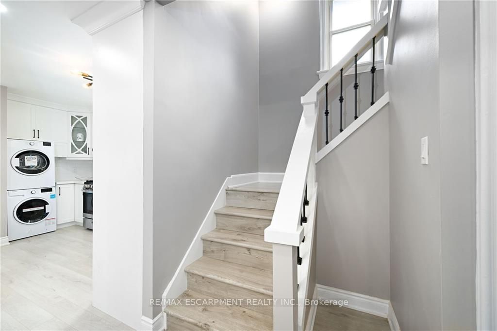 286 East 14th St