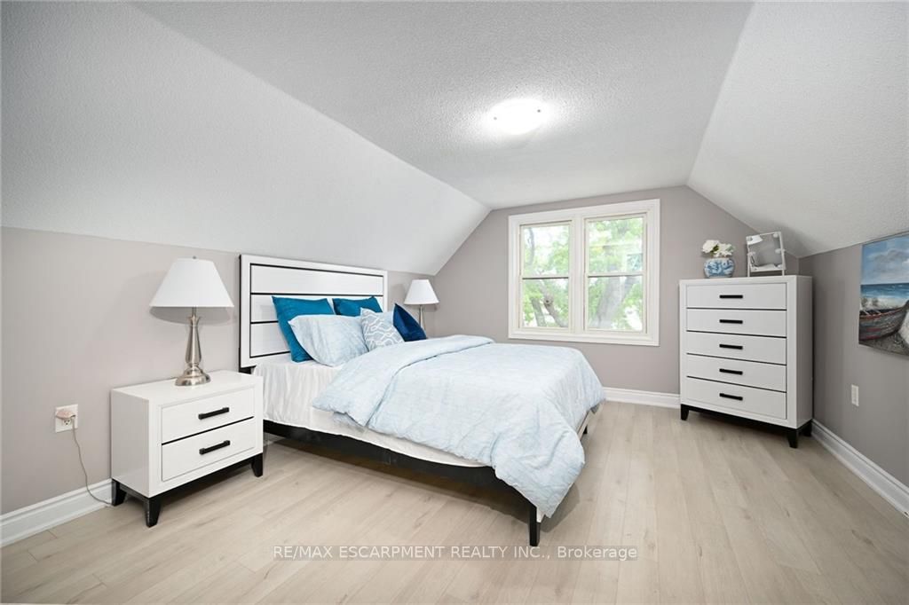 286 East 14th St