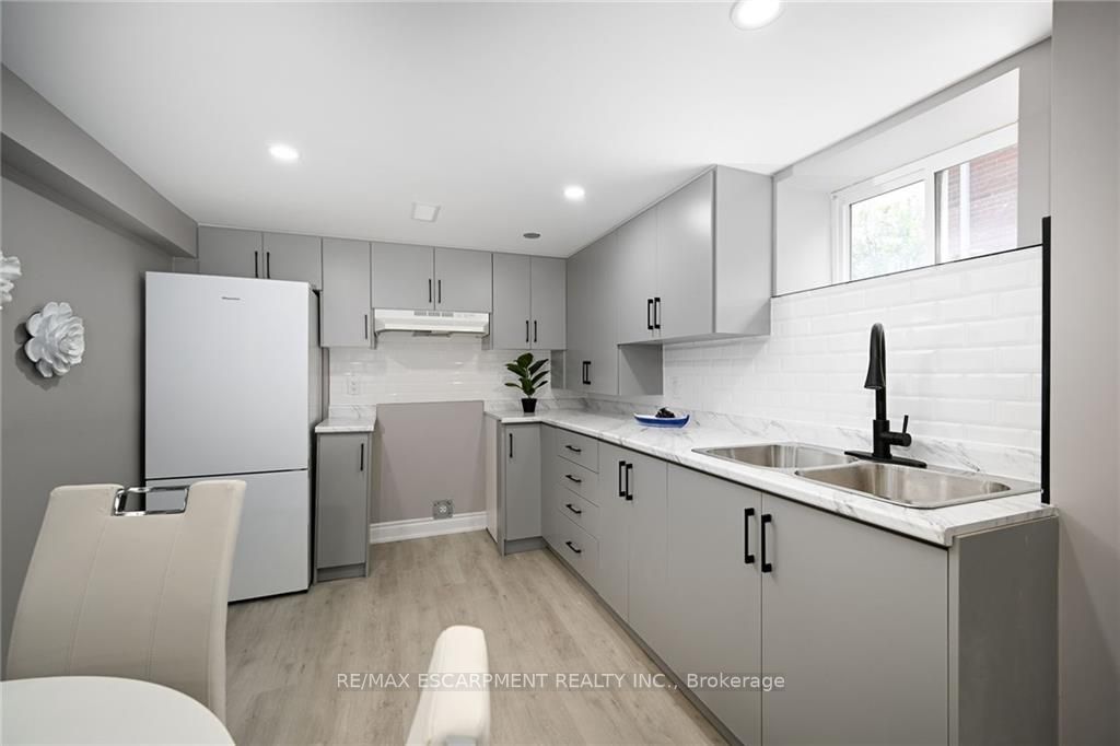 286 East 14th St