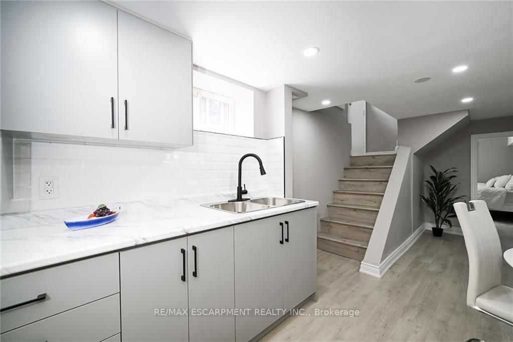 286 East 14th St
