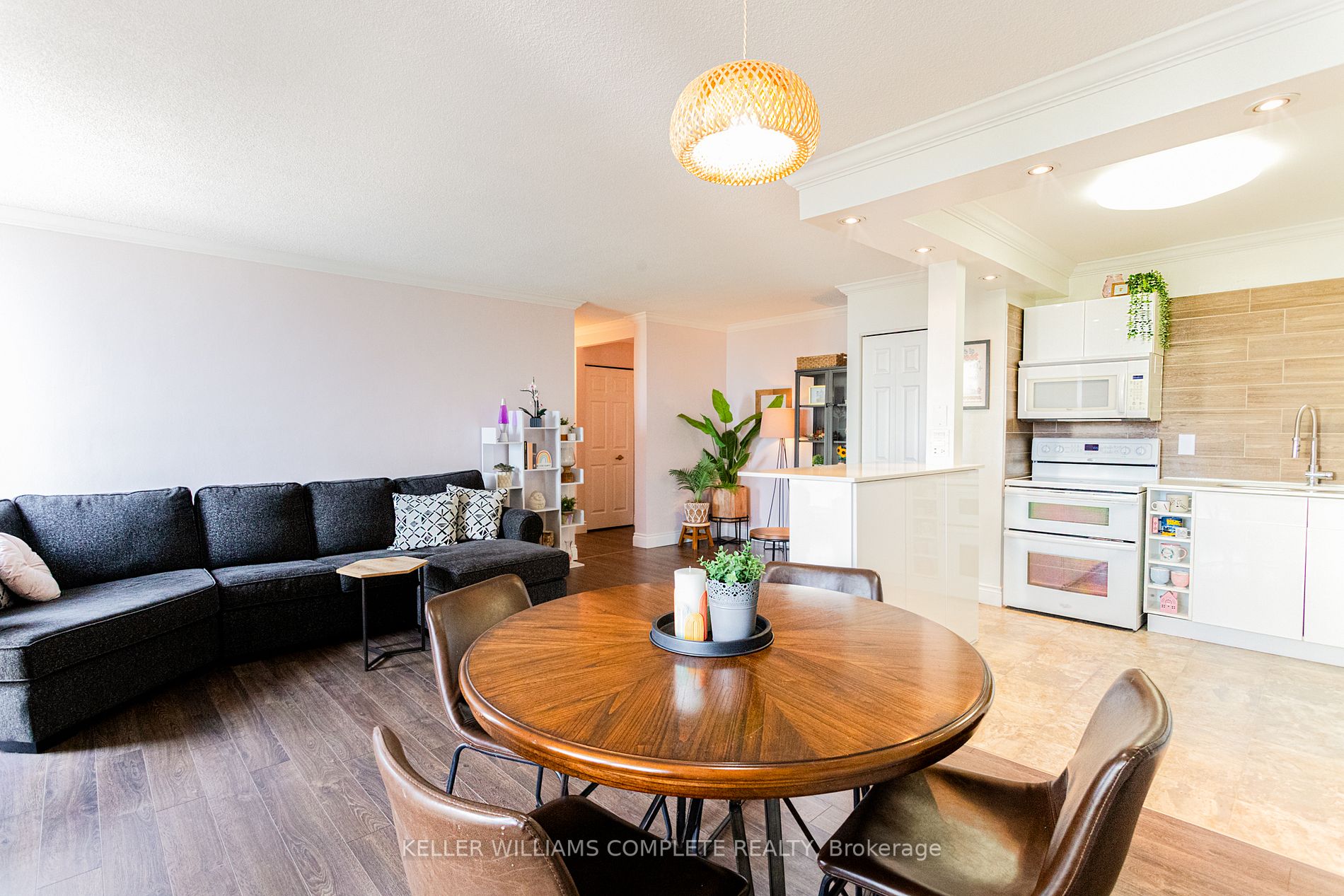 75 Glenburn Crt, #604