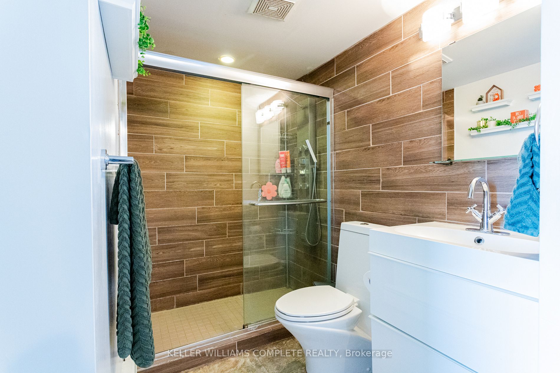 75 Glenburn Crt, #604