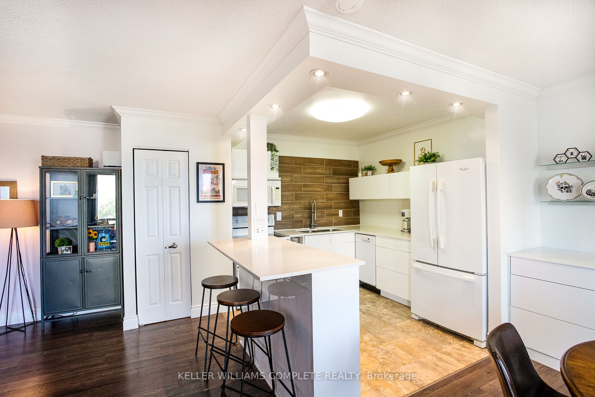 75 Glenburn Crt, #604