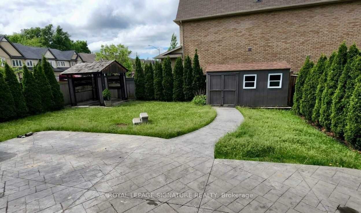 72 Secinaro Ave