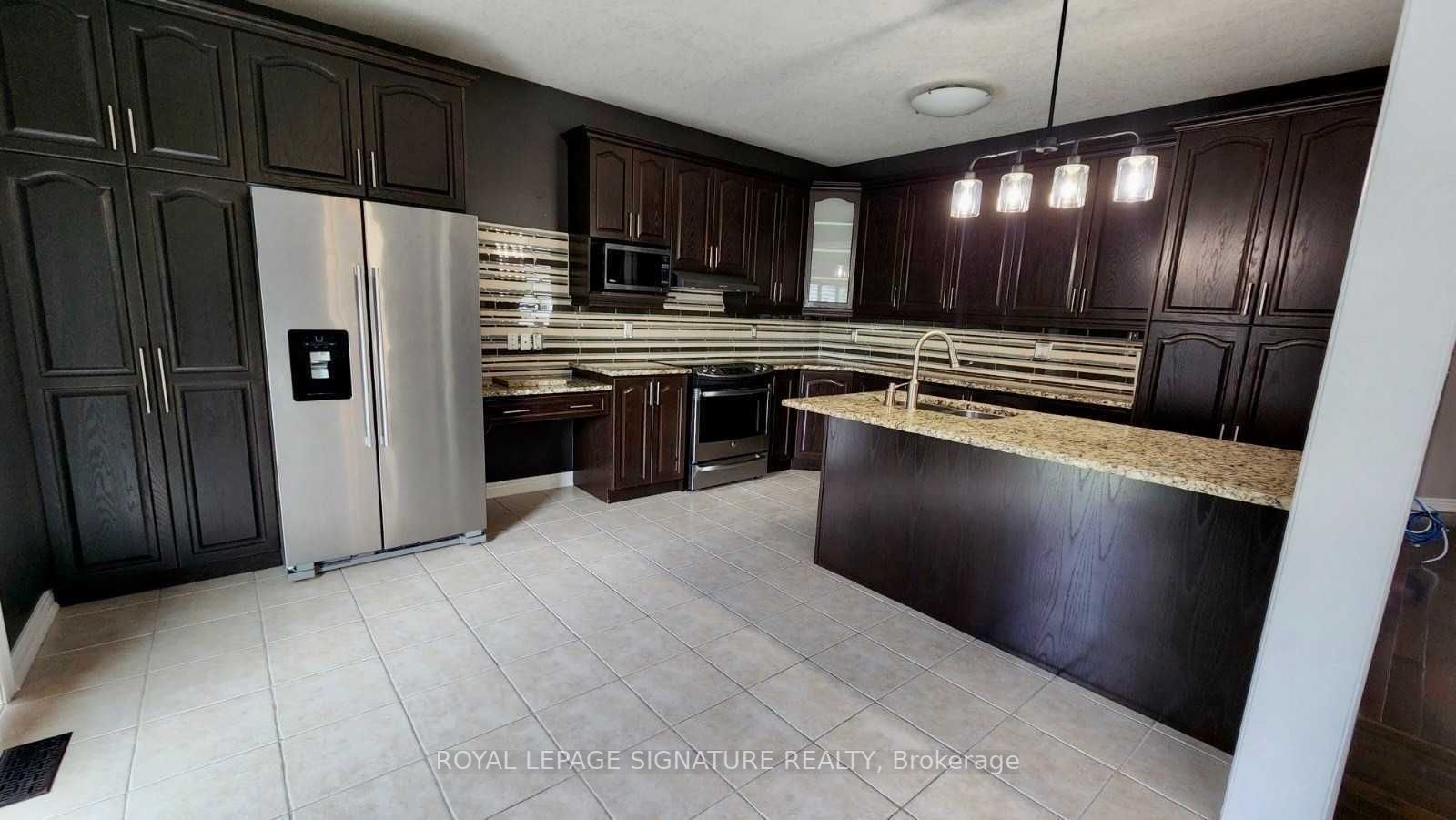 72 Secinaro Ave