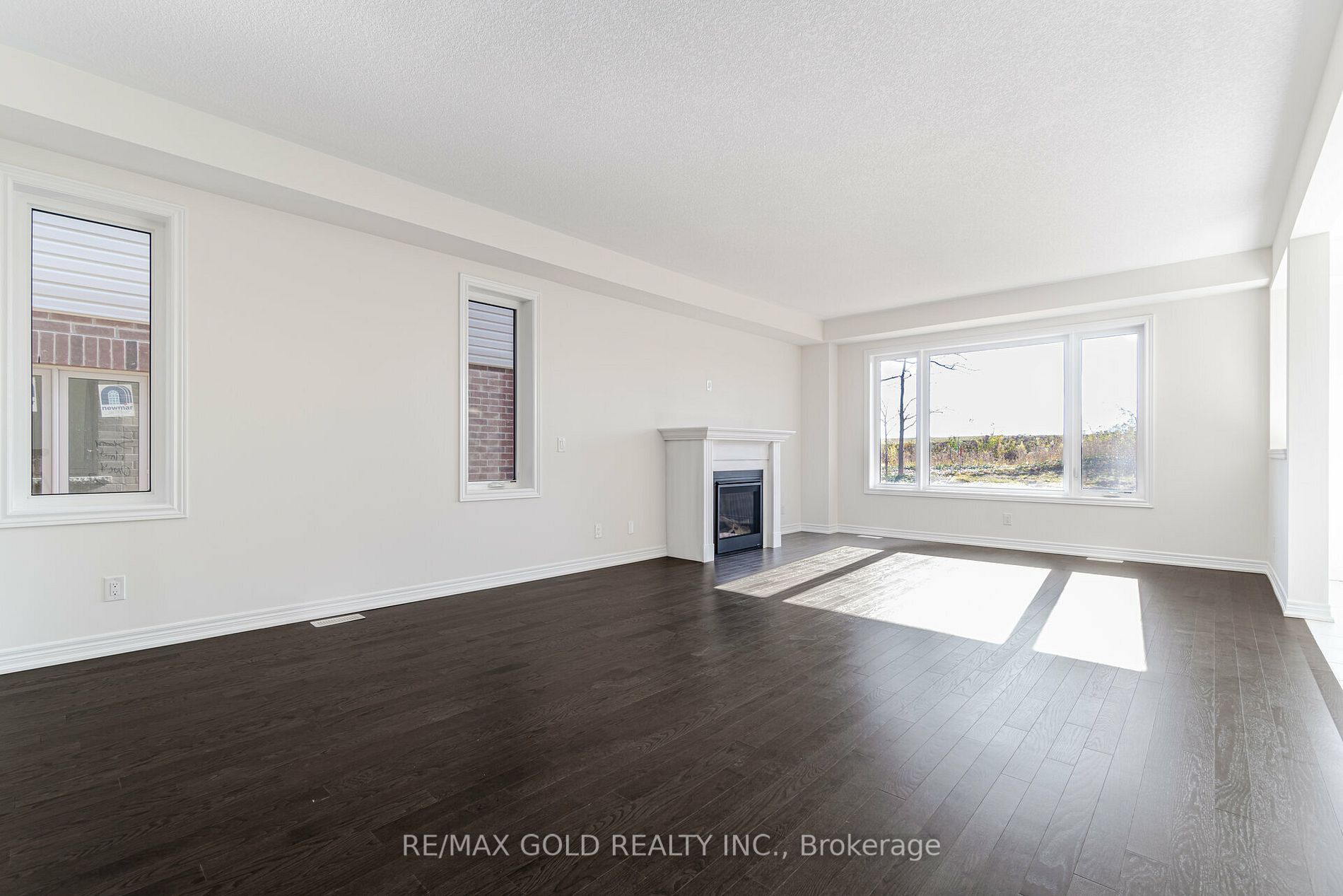 98 BROADACRE Drive