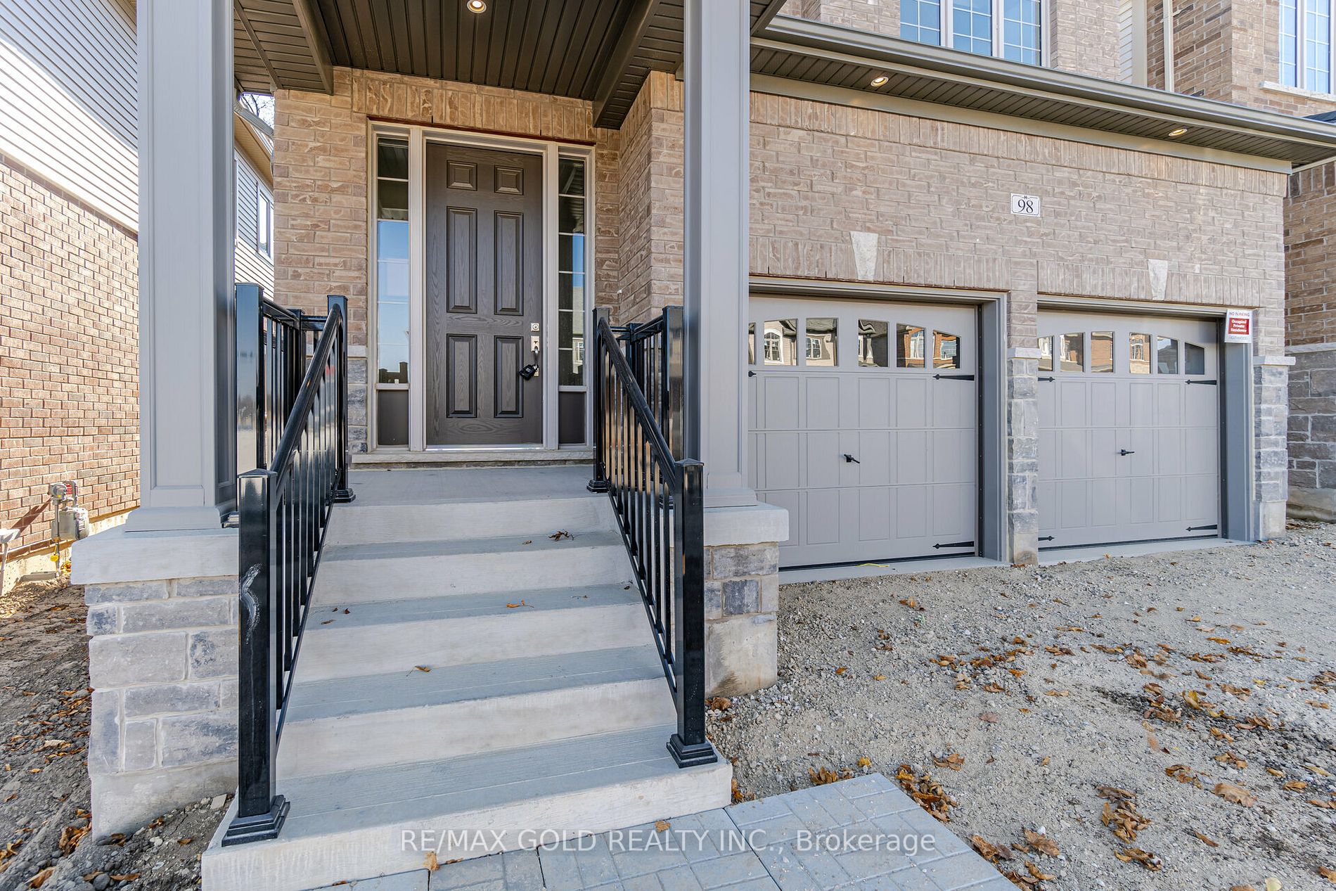 98 Broadacre Dr