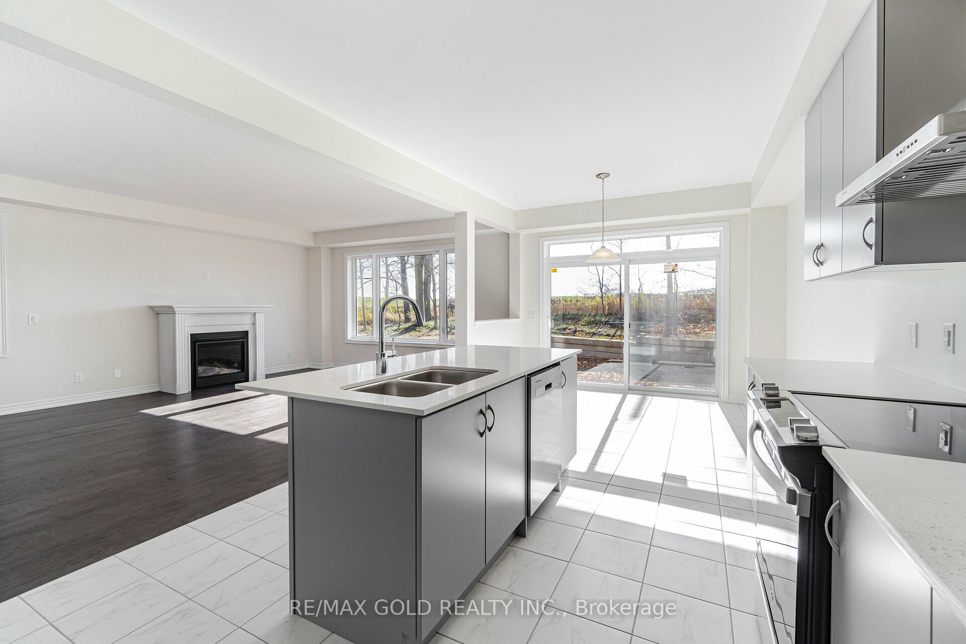 98 BROADACRE Drive
