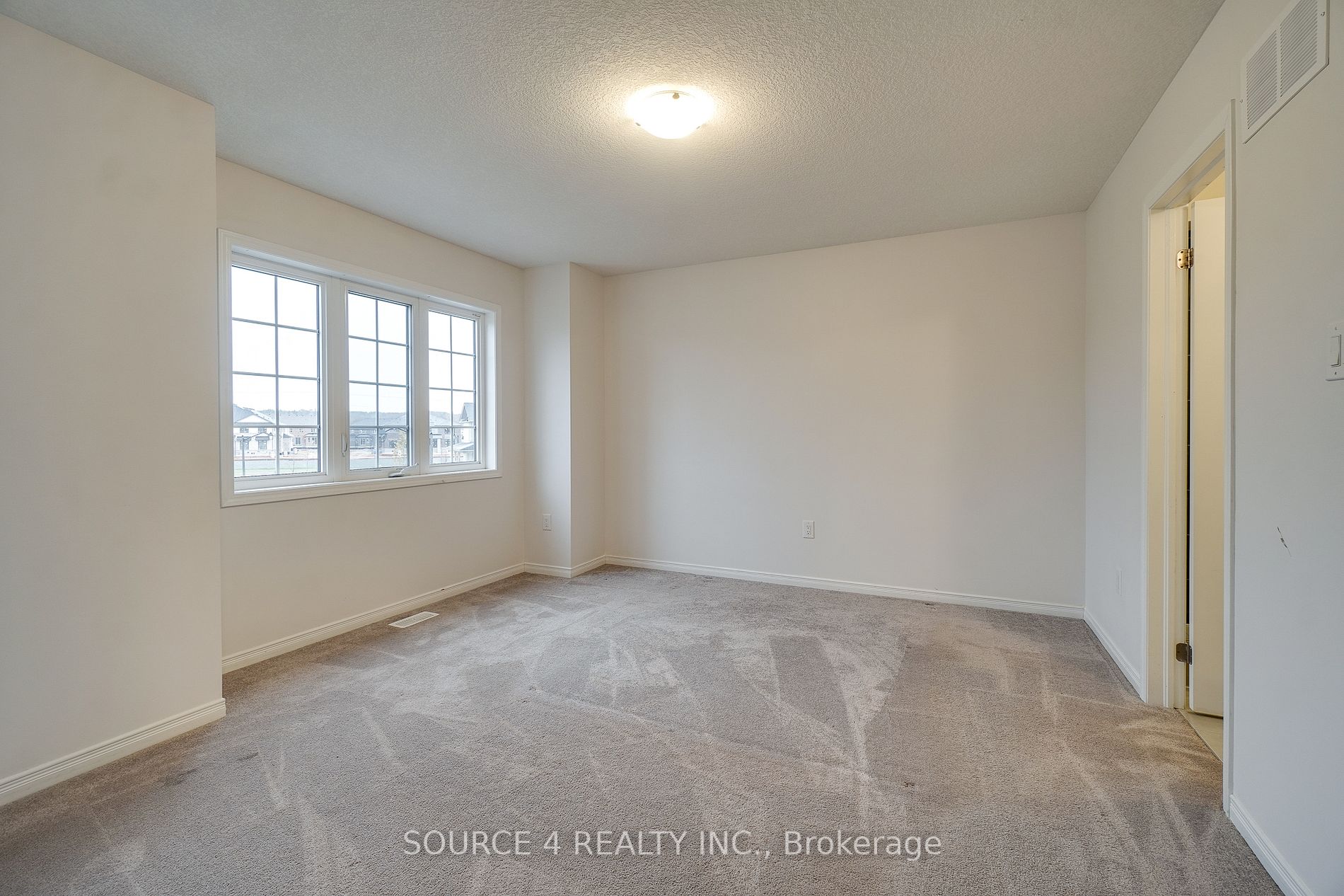 154 Munro Circ
