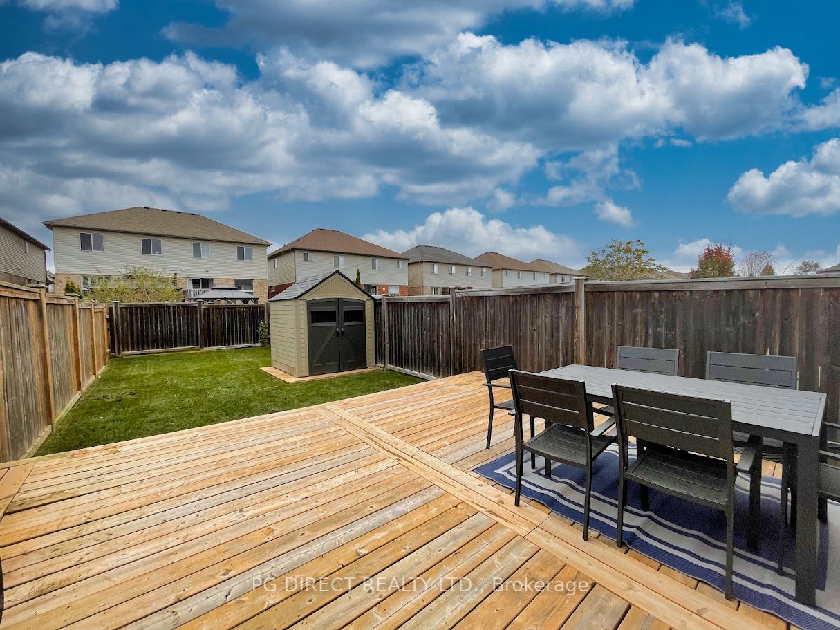 22 Couling Cres