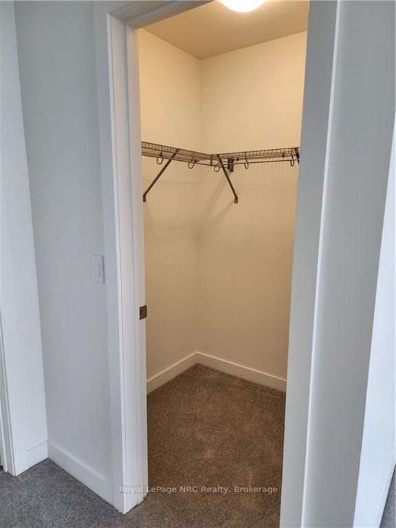 600 North Service Rd, #302