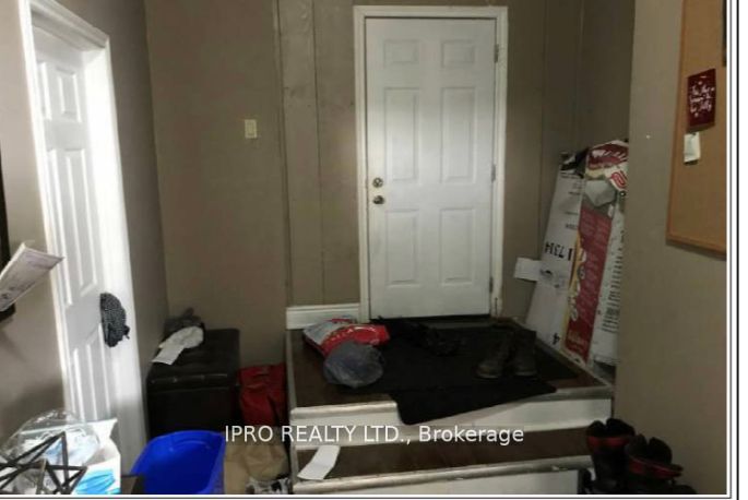 180 King Street N