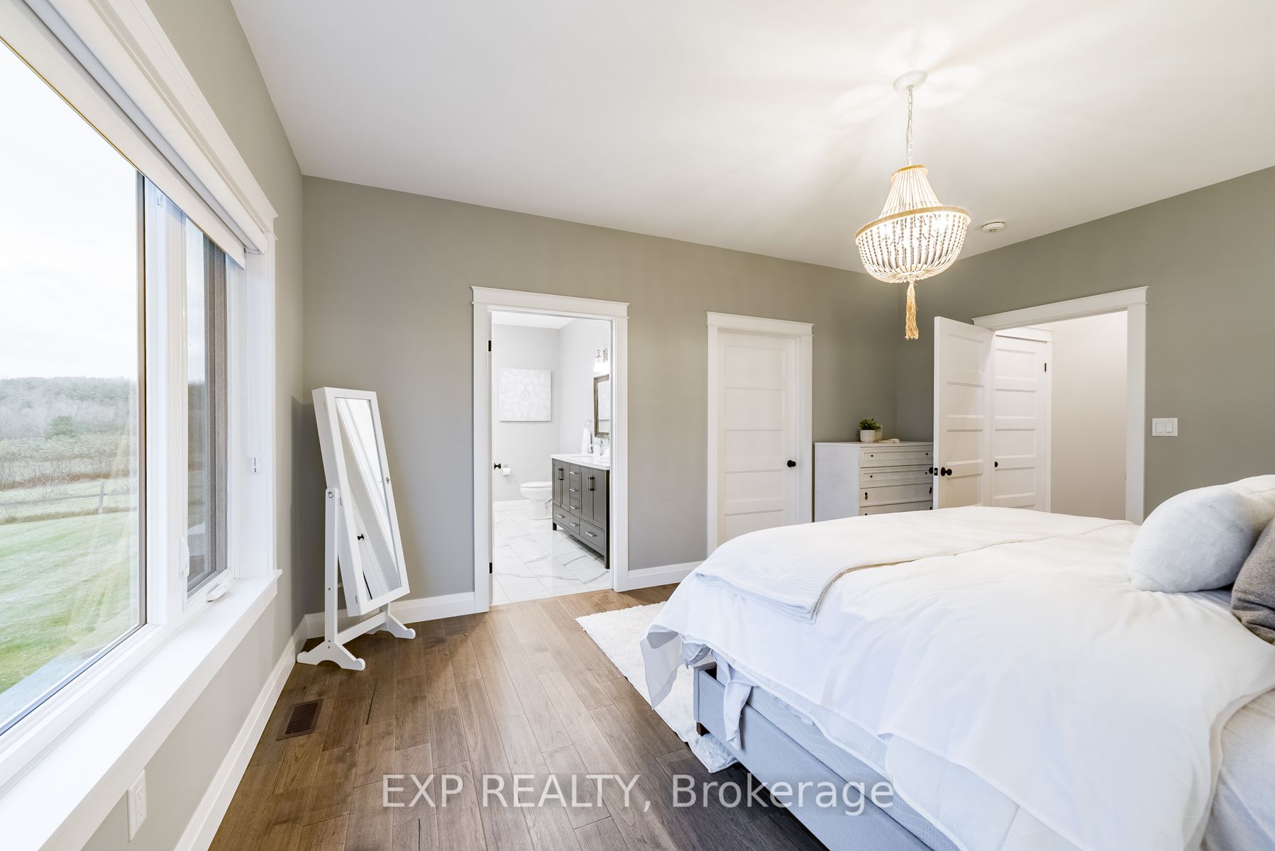 2104 Grimshaw Rd