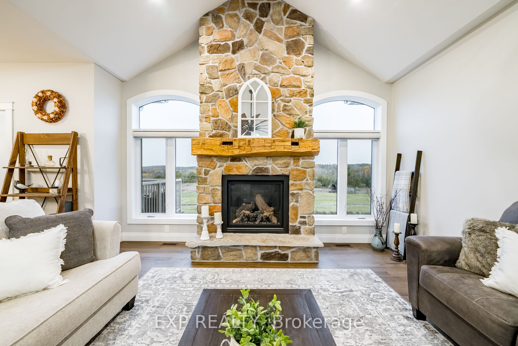 2104 Grimshaw Rd