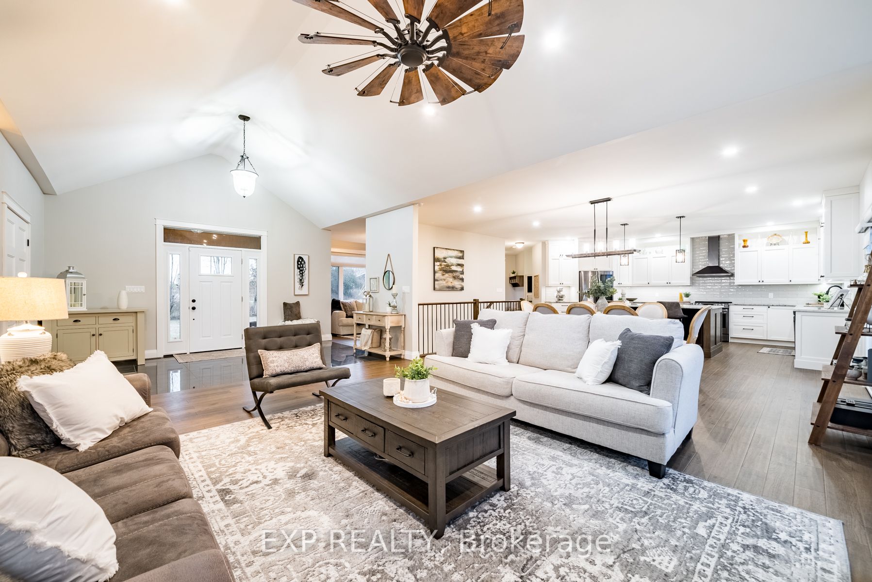2104 Grimshaw Rd