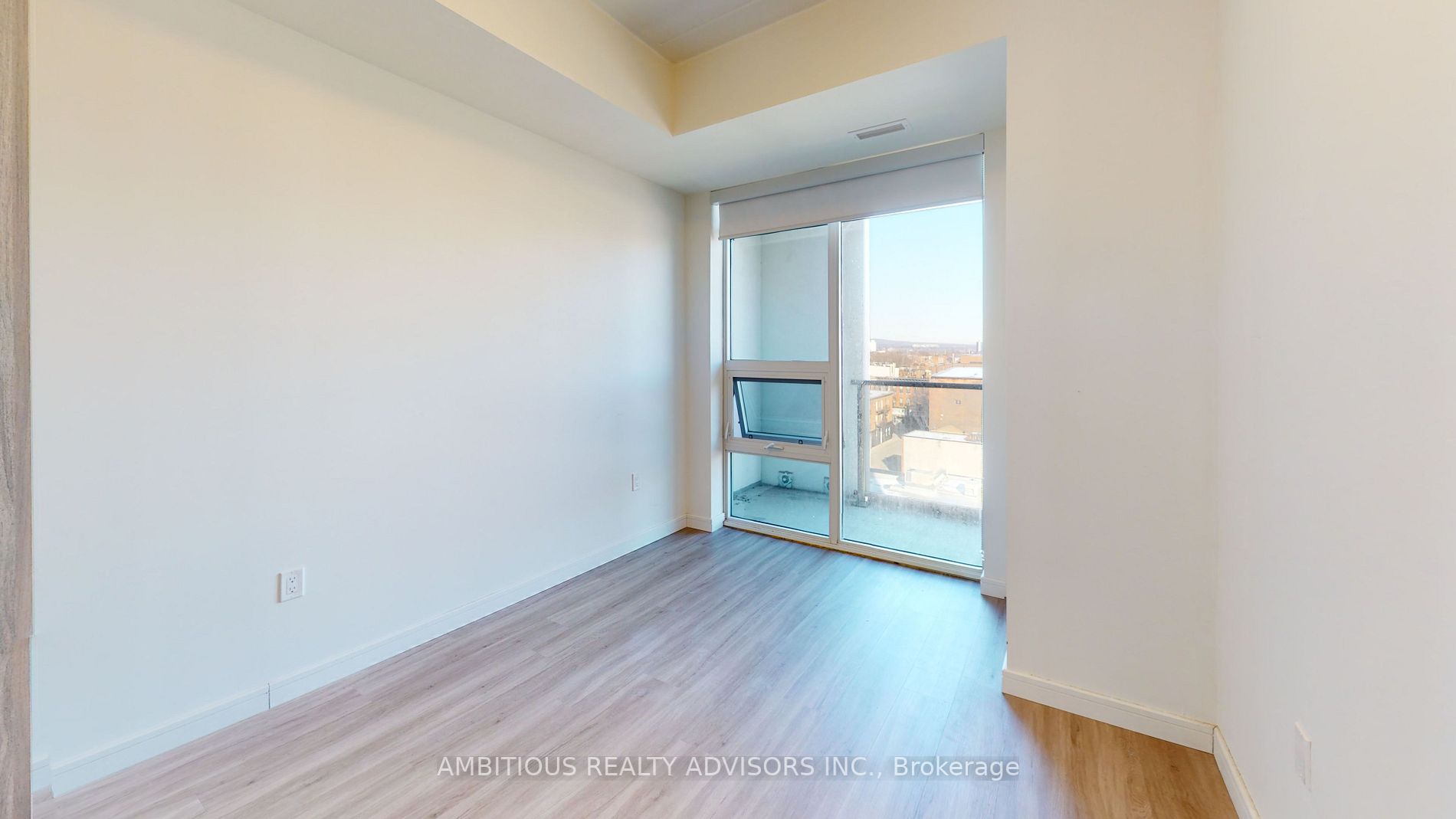 49 Walnut St S, #709