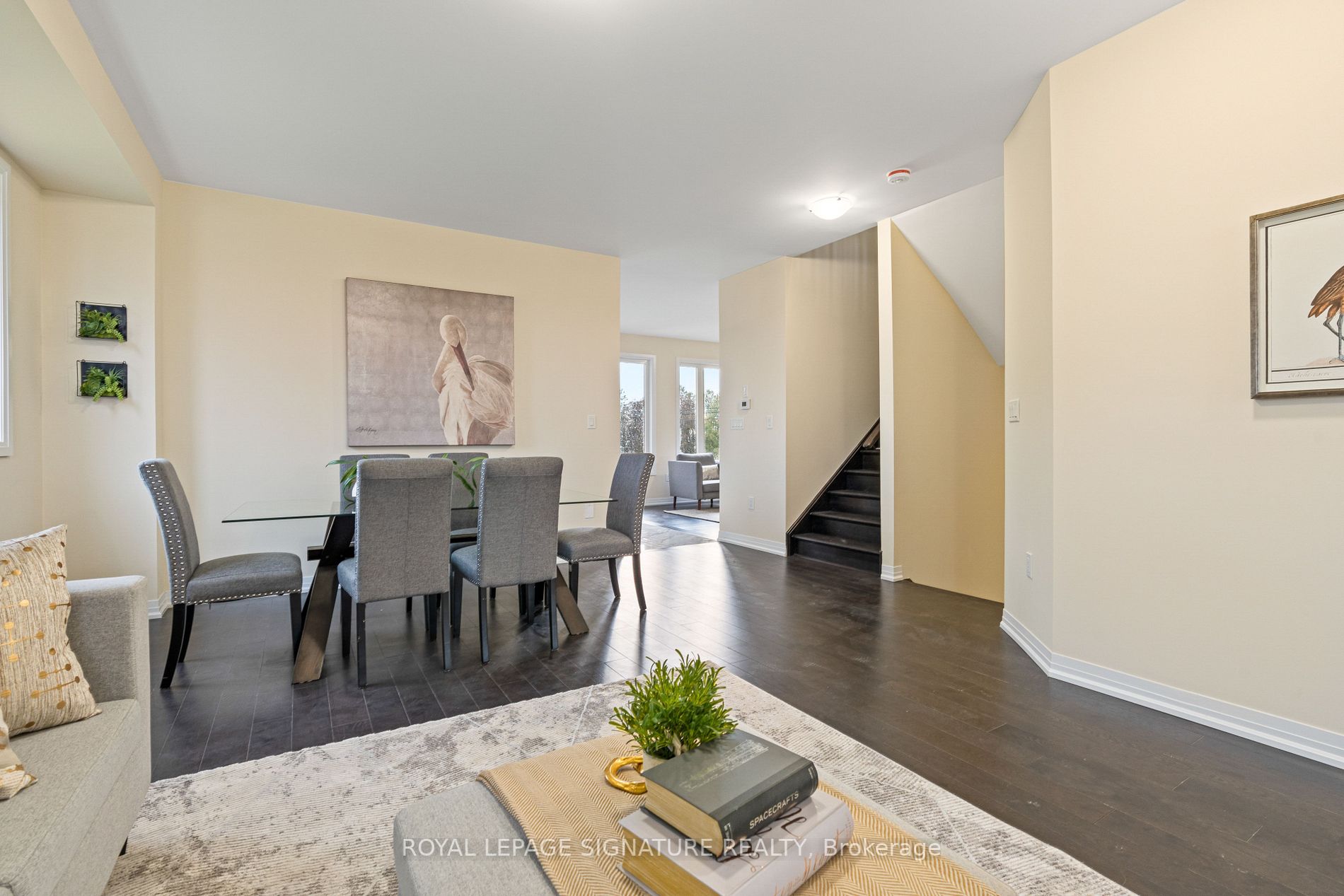 7 Burrows Crt