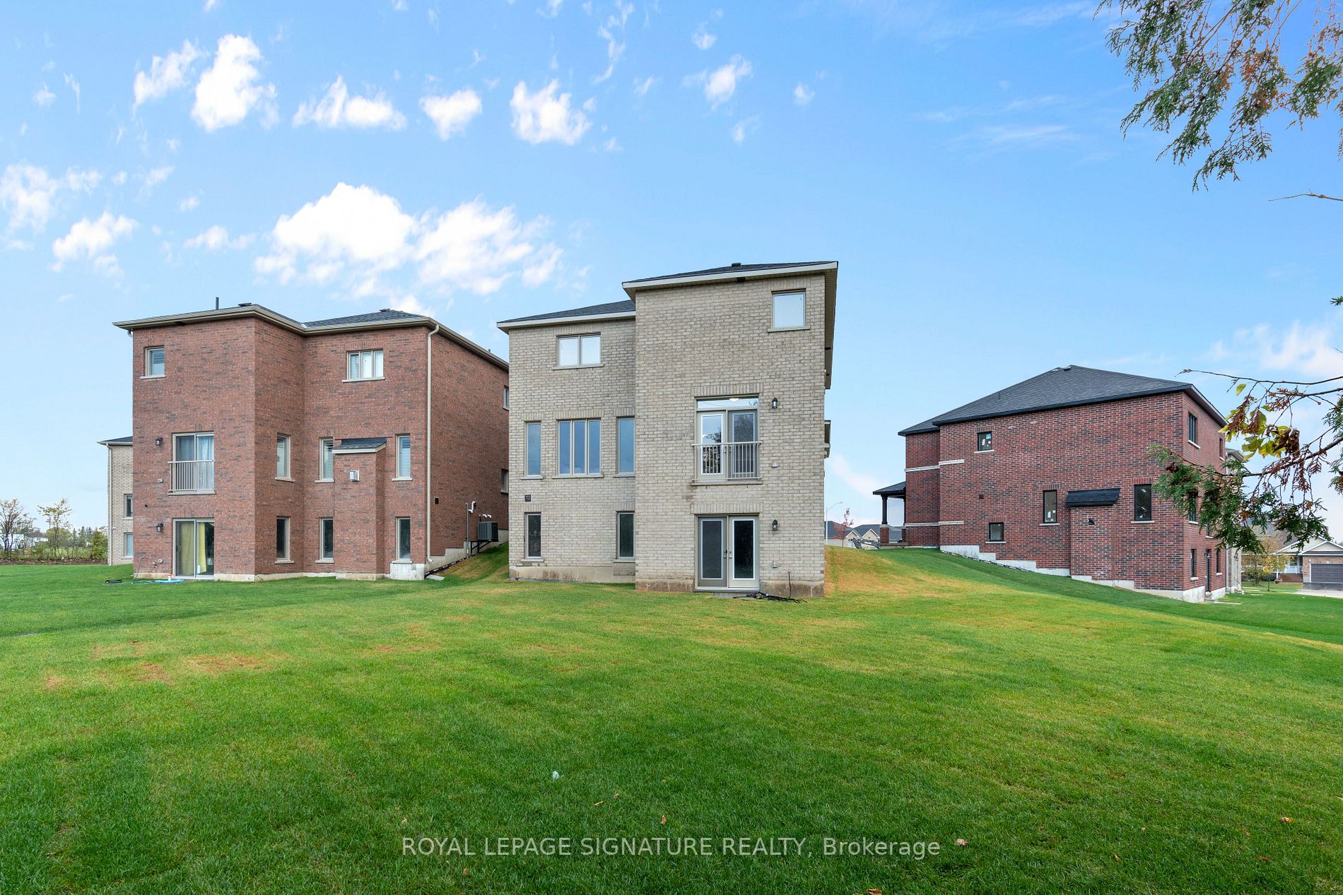 7 Burrows Crt