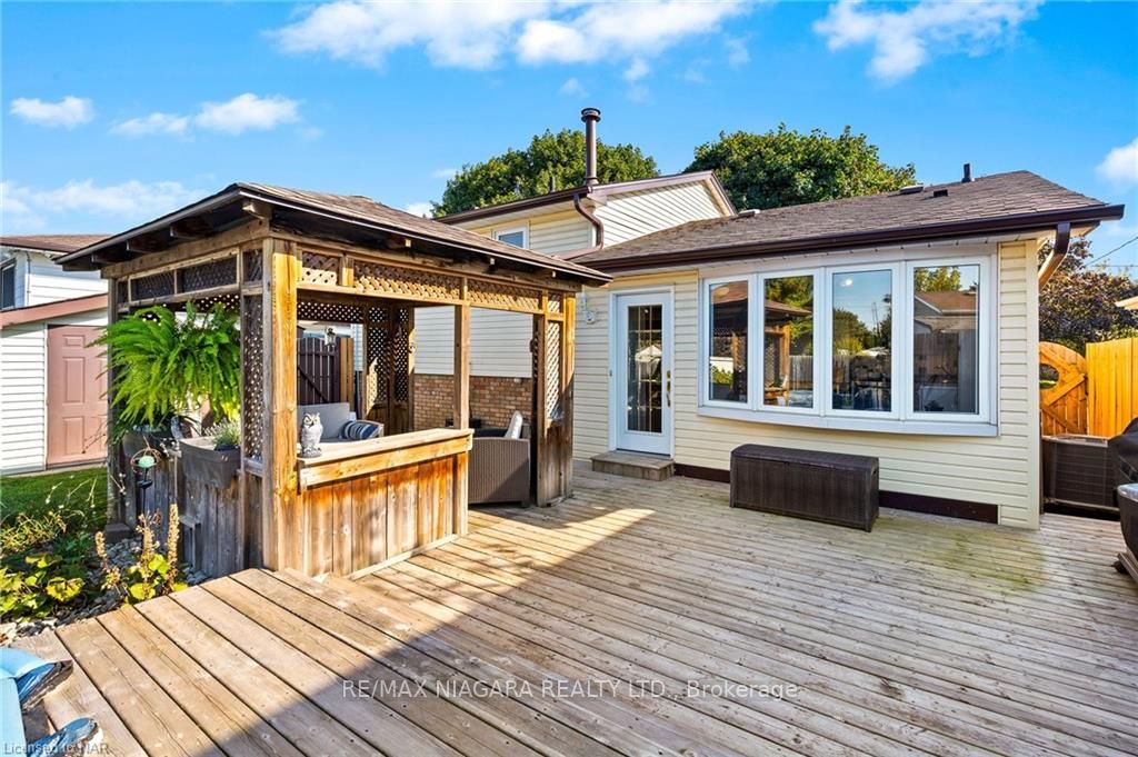 13 Centennial Dr