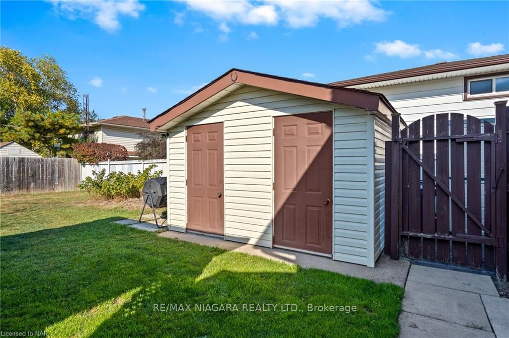 13 Centennial Dr