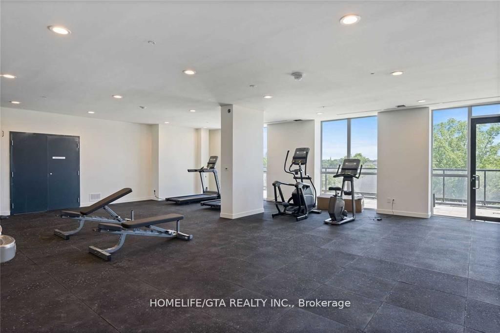 128 King St N, #1105
