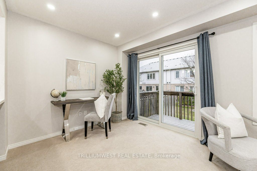 1035 Victoria Rd S, #146