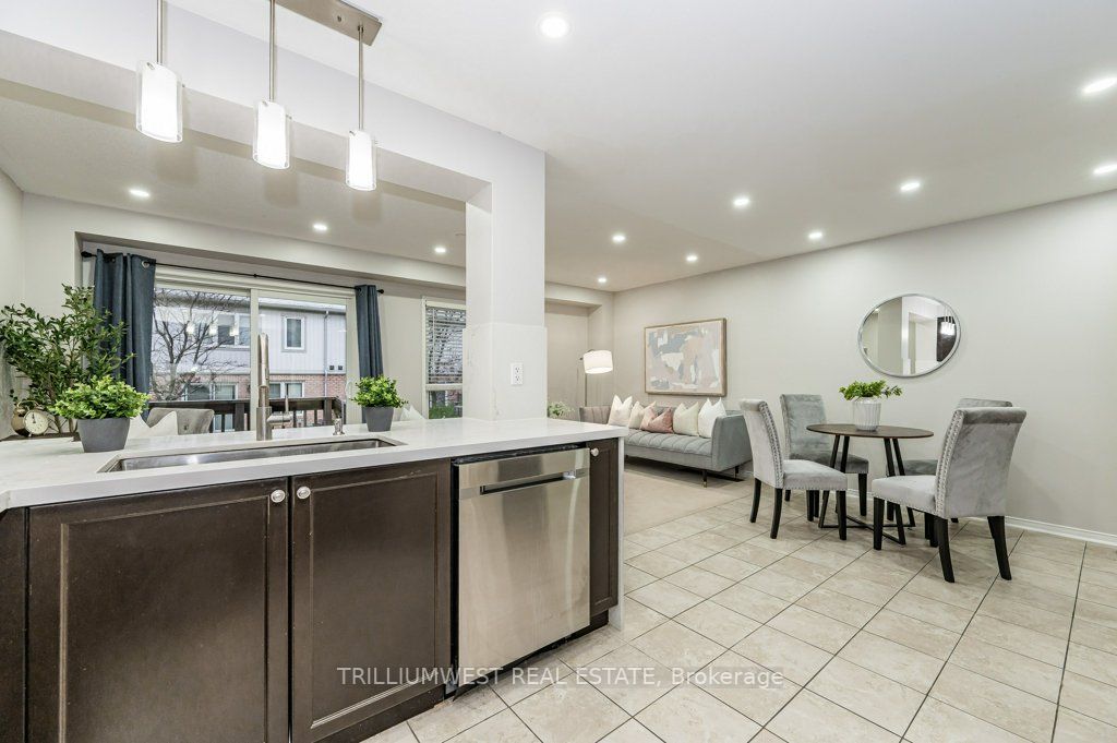 1035 Victoria Rd S, #146