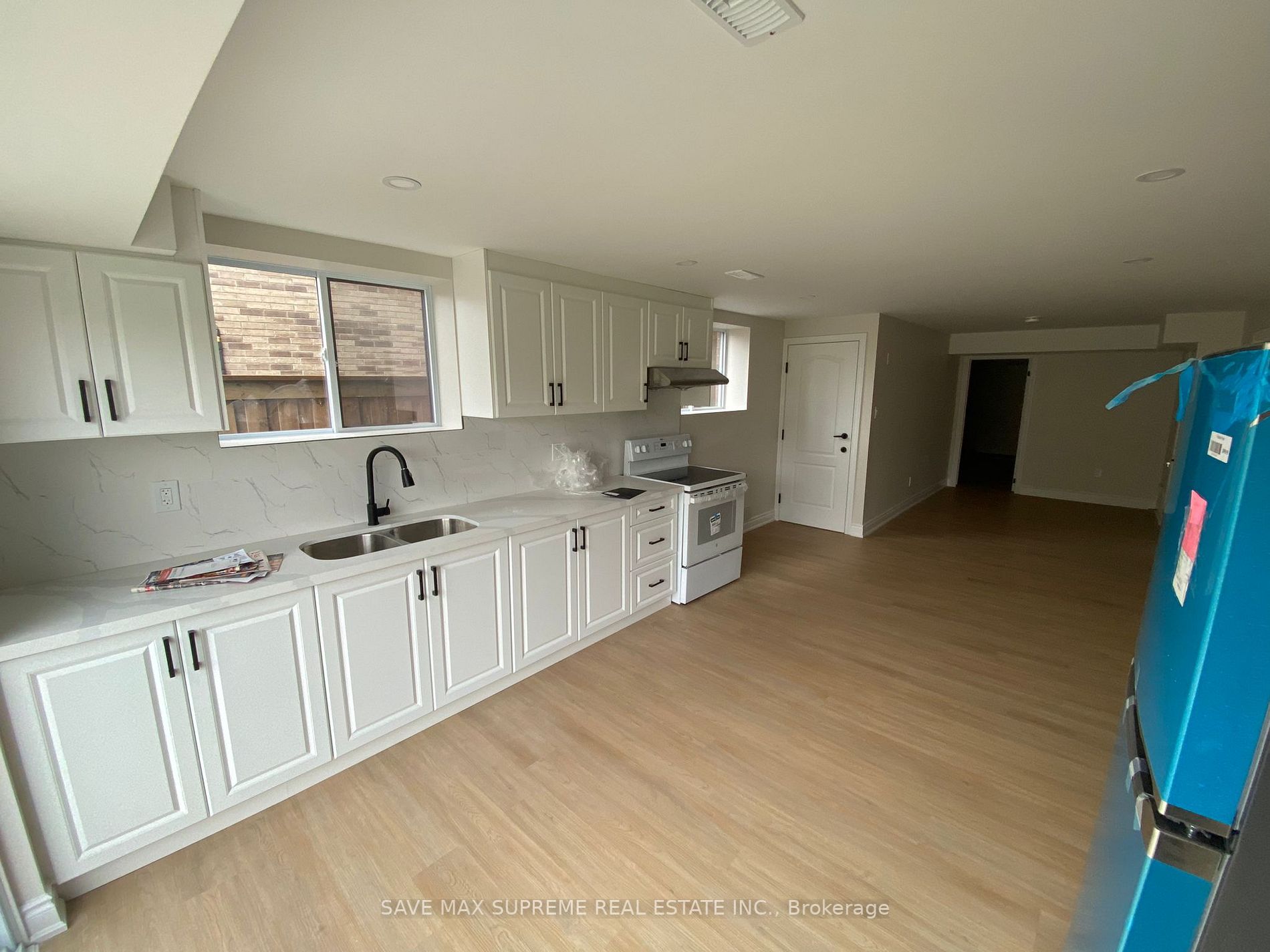 851 Robert Ferrie Dr