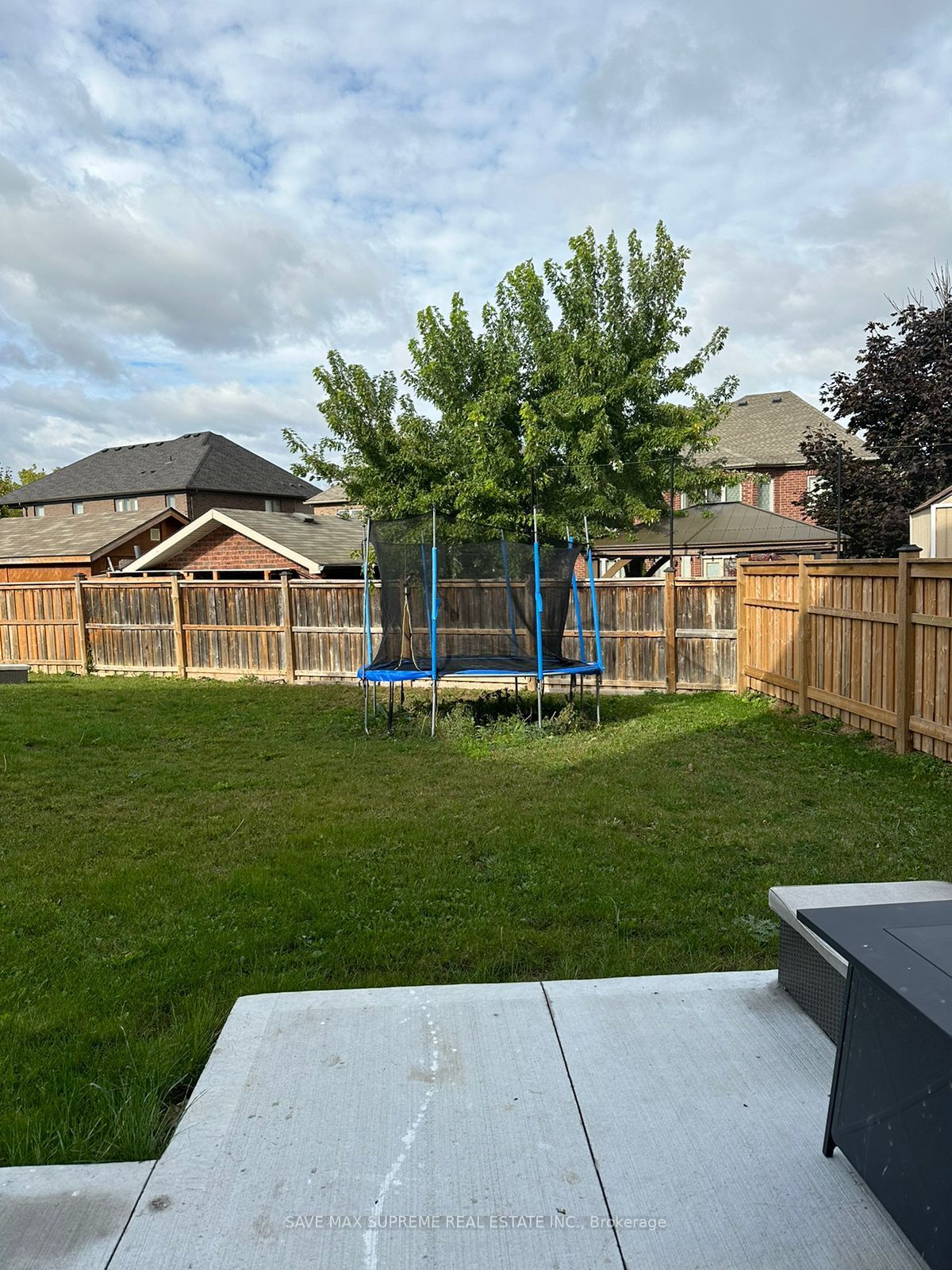 851 Robert Ferrie Dr