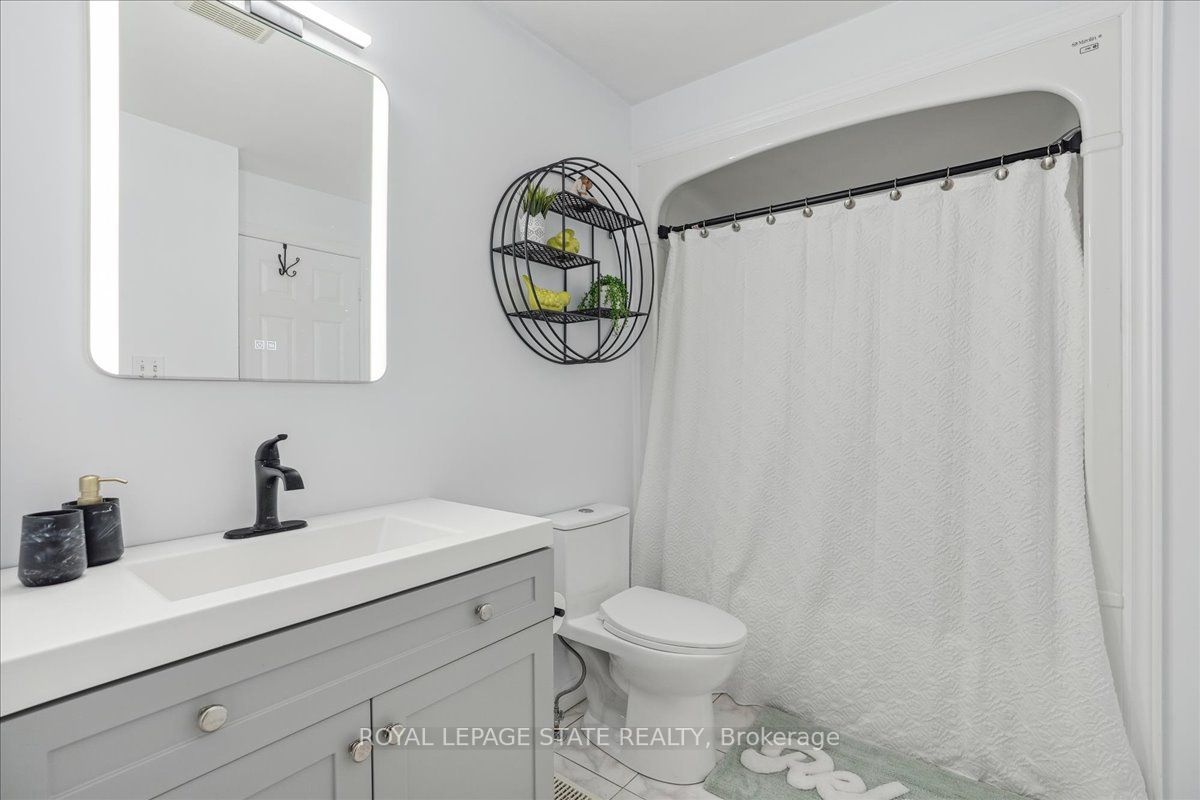 87 Colonial Cres