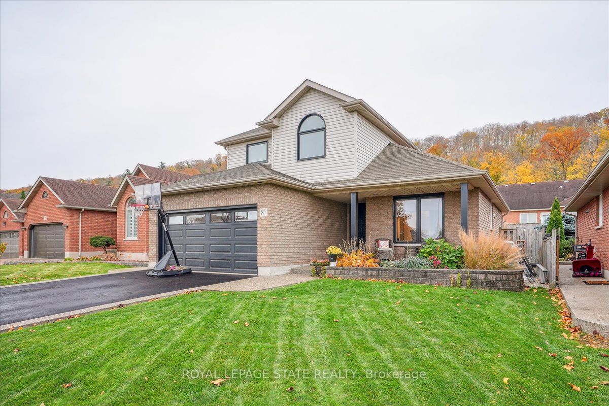 87 Colonial Cres