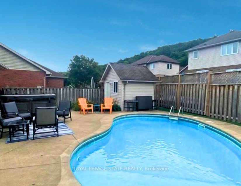 87 Colonial Cres